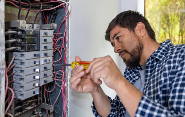 Best Emergency Electrical Repair  in Trenton, IL